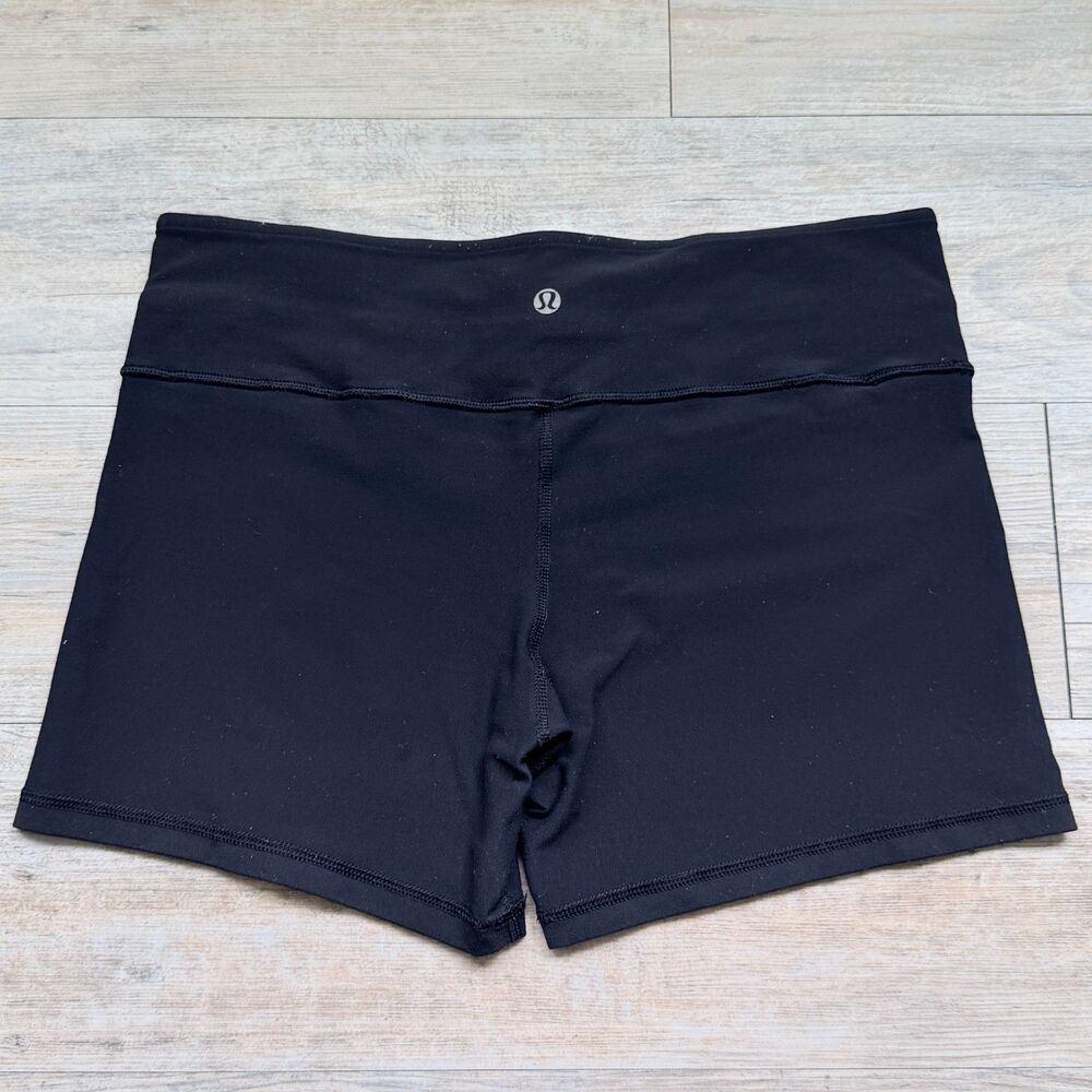 Lululemon Groove Reversible Shorts Gray Black Yoga Athletic Size 10 Medium